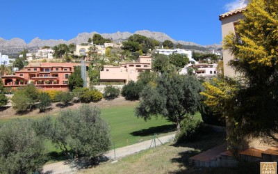 Lovely villa for sale with fabulous sea and golf views  on the golf course Don Cayo Altea.