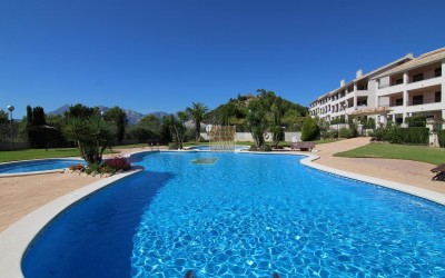Precioso apartamento de planta baja con terraza grande.