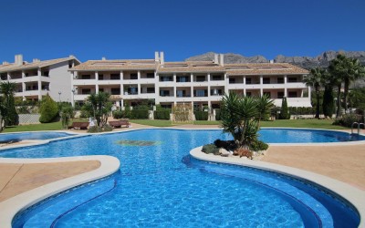 Precioso apartamento de planta baja con terraza grande.