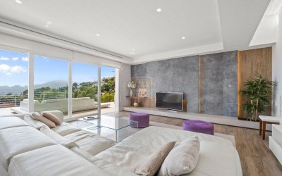 VILLA DE DISEÑO CON VISTAS ESPECTACULARES AL MAR