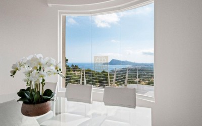 VILLA DE DISEÑO CON VISTAS ESPECTACULARES AL MAR