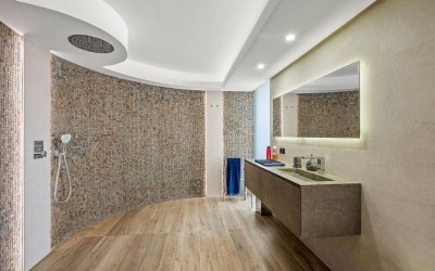 VILLA DE DISEÑO CON VISTAS ESPECTACULARES AL MAR