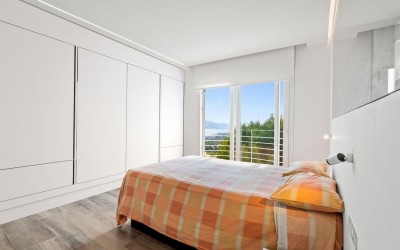 VILLA DE DISEÑO CON VISTAS ESPECTACULARES AL MAR