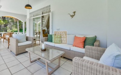 Exclusive villa in Altea offering complete privacy in a natural setting.