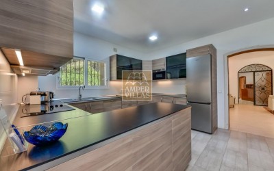 Exclusive villa in Altea offering complete privacy in a natural setting.