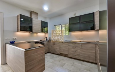 Exclusive villa in Altea offering complete privacy in a natural setting.