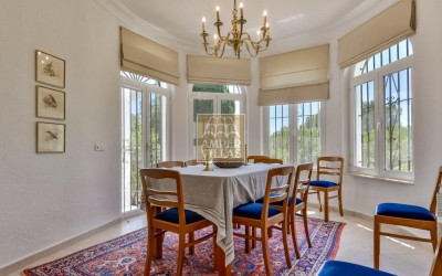 Exclusive villa in Altea offering complete privacy in a natural setting.
