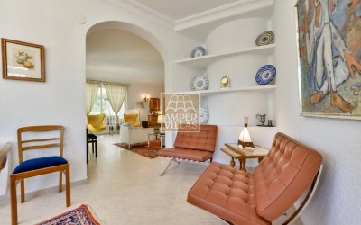 Exclusive villa in Altea offering complete privacy in a natural setting.