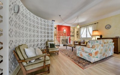 Exclusive villa in Altea offering complete privacy in a natural setting.