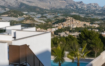 Moderna villa de 3 dormitorios con piscina privada en Polop