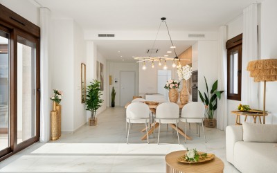 Moderna villa de 3 dormitorios con piscina privada en Polop