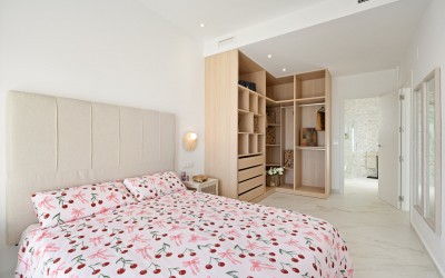 Moderna villa de 3 dormitorios con piscina privada en Polop