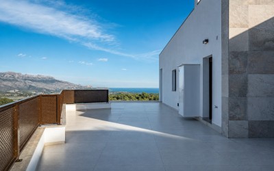 Moderna villa de 3 dormitorios con piscina privada en Polop