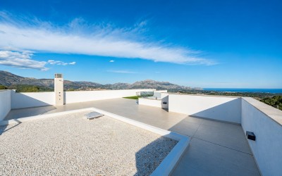 Moderna villa de 3 dormitorios con piscina privada en Polop