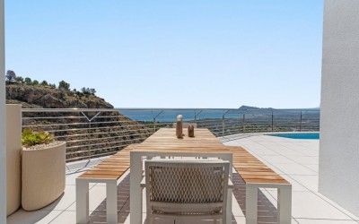 Nueva villa mediterránea con vistas panorámicas al mar