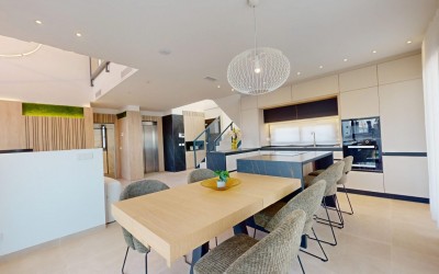 Villa independiente de lujo con piscina privada y vistas panorámicas al mar en Finestrat