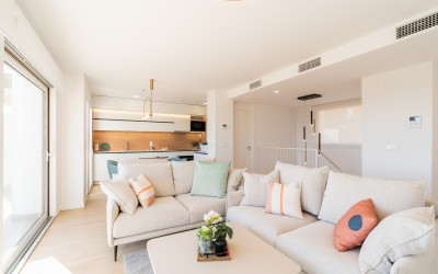 Modern 4-Bedroom Townhouse with Panoramic Sea &
Benidorm Views in La Nucía 