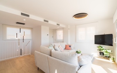 Modern 4-Bedroom Townhouse with Panoramic Sea &
Benidorm Views in La Nucía 