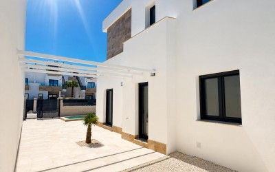 Modern 3-Bedroom Villa with Private Pool in Polop