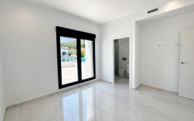 Modern 3-Bedroom Villa with Private Pool in Polop