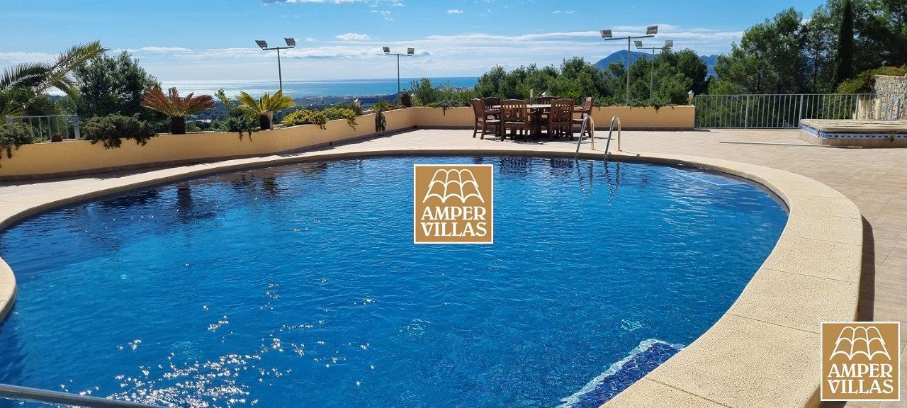 Pleasant villa with excellent sea views and tennis court.